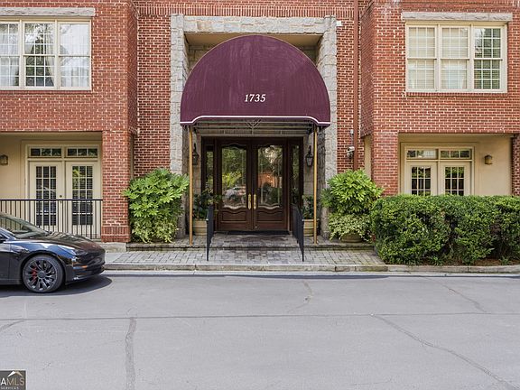 2nd image of 1735 Peachtree St NE Unit 304