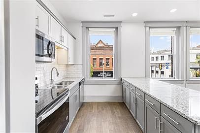 3rd image of 244 E Main St #11000617