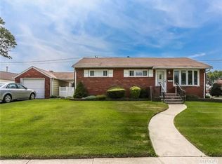 759 Patterson Ave, Franklin Square, NY 11010