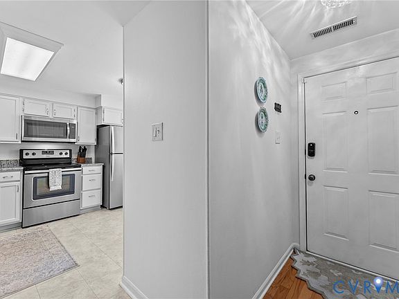 2nd image of 3013 Montfort Loop
