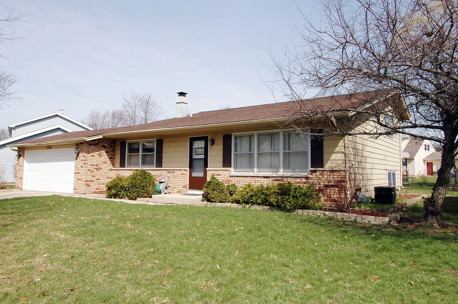 1796 Sheffield Dr photo 1