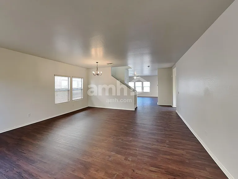 18541 W Valerie Dr — Photo 6