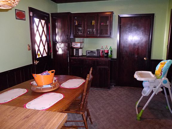 5th image of 218 Franklin Ave
