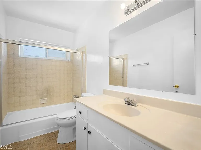 17845 Sherman Way #7 — Photo 15