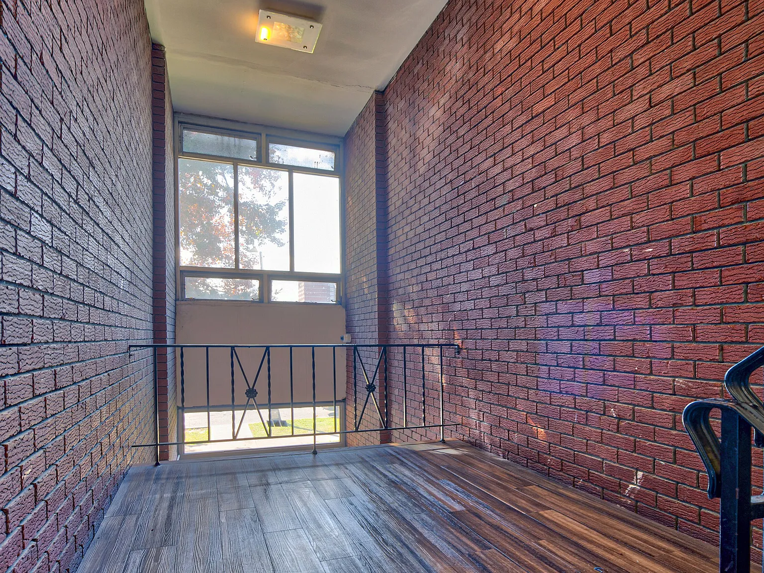 2 bed, 1100 sqft, $2,100 — Photo 3