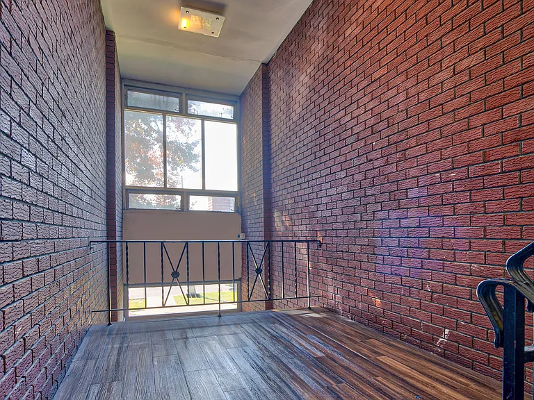 363 Park Ave #17 — Photo 4