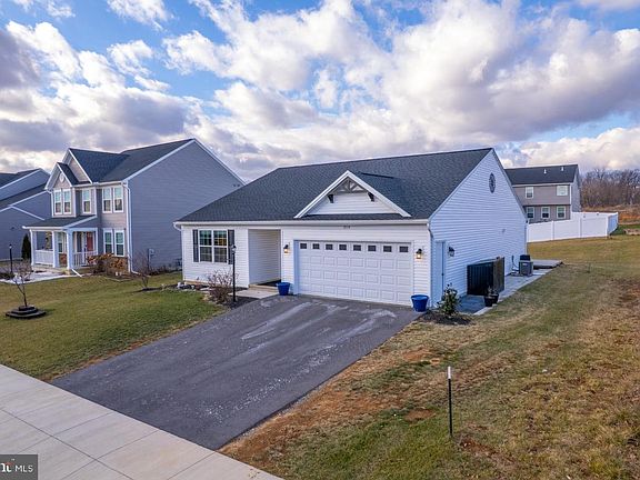2nd image of 314 Amberleigh Ln