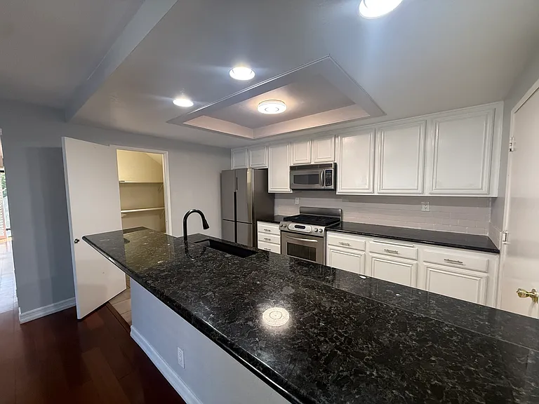 24786 Sutton Ln — Photo 2