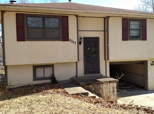 2307 Girard Ave, Leavenworth, KS 66048