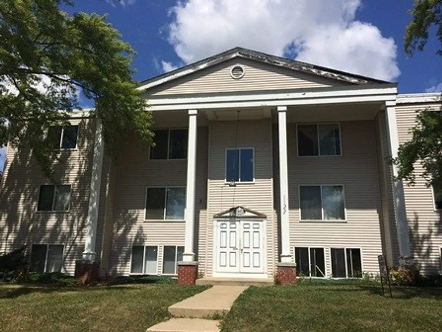 Ravenwood Rd Apartments — Photo 1