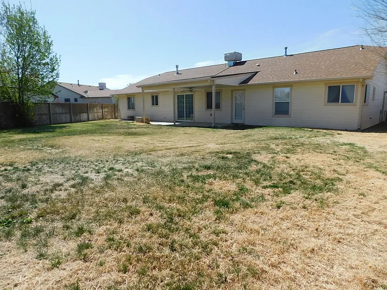 502 Garnet Dr — Photo 22