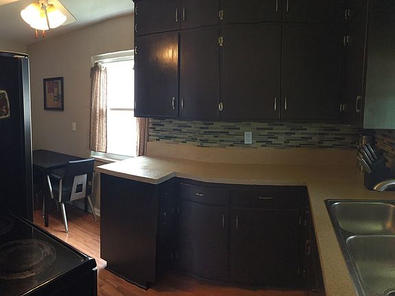 3rd image of 1705 King Ave