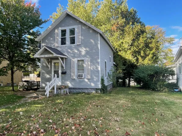 319 N Rowe St, Ludington, MI 49431