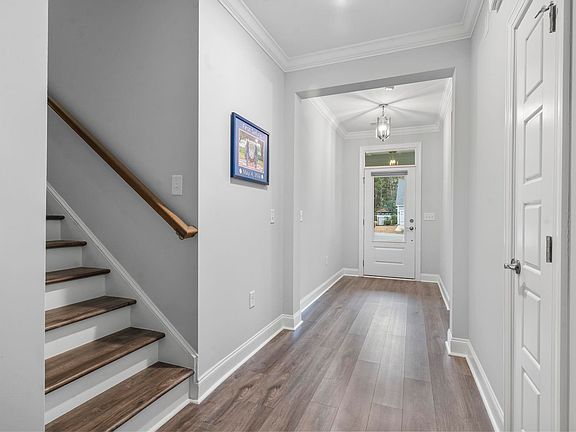 3rd image of 179 Caroline Ct.