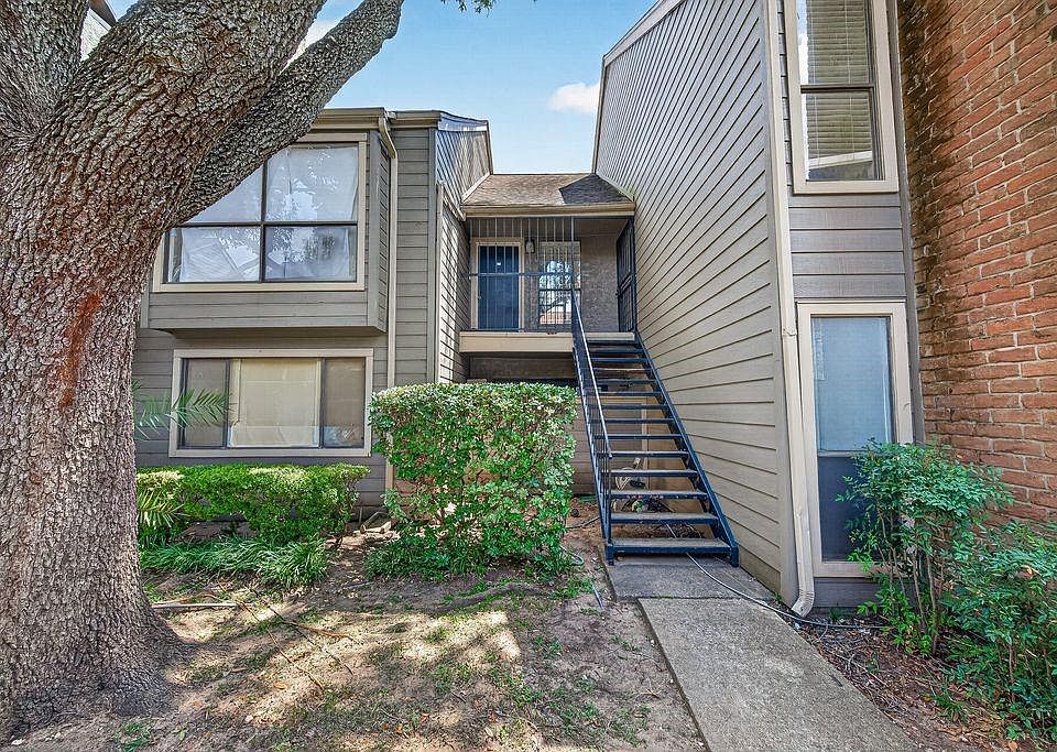 1st image of 6601 Sands Point Dr APT 18