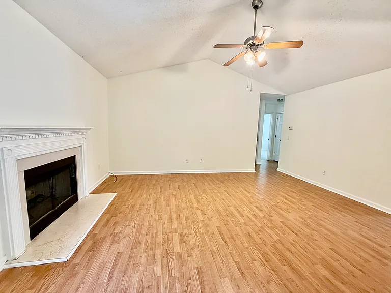 141 Creek Commons Ave — Photo 5