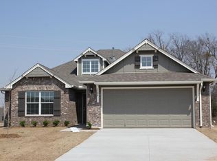 3304 W Charlotte St, Broken Arrow, OK 74011