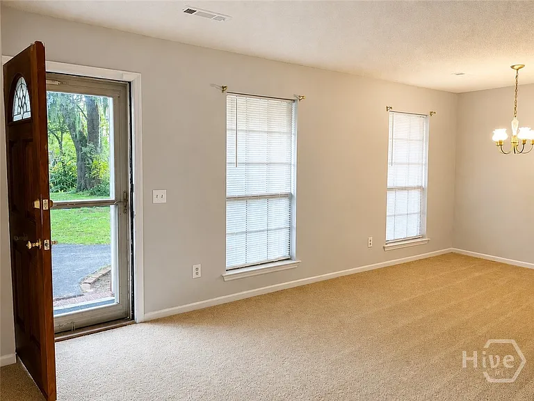 14210 Coffee Bluff Rd — Photo 2