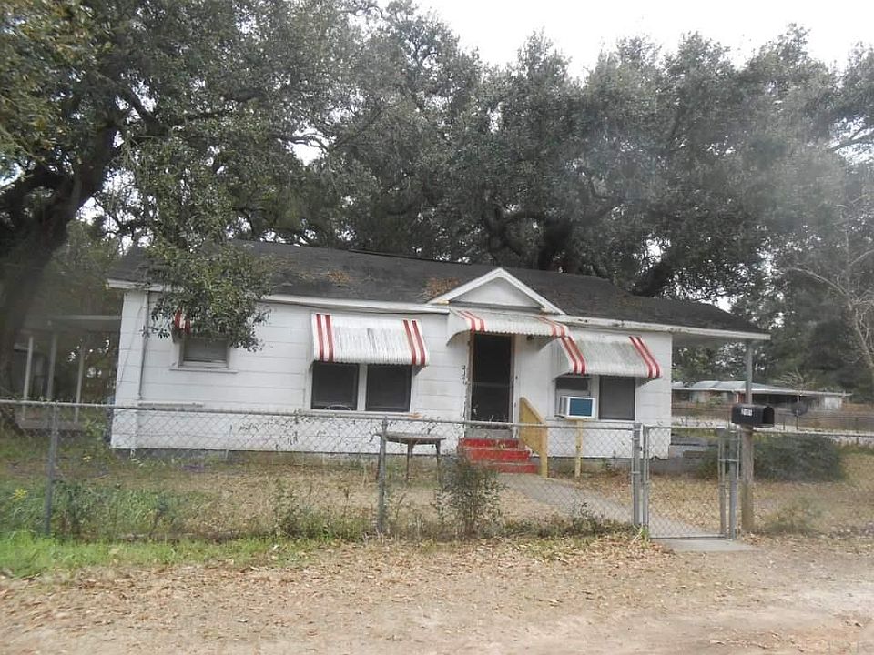 1st image of 2121 W Godfrey St