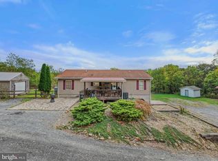 193 Idris Ln, Berkeley Springs, WV 25411