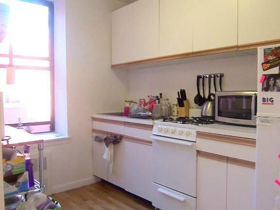 4th image of 419 E 73rd St APT 5D