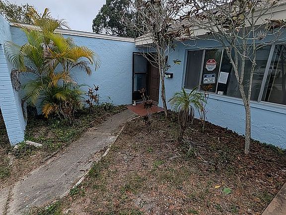 3rd image of 3931 Endicott Dr