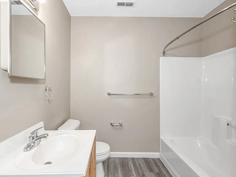 1360 Main St — Photo 9