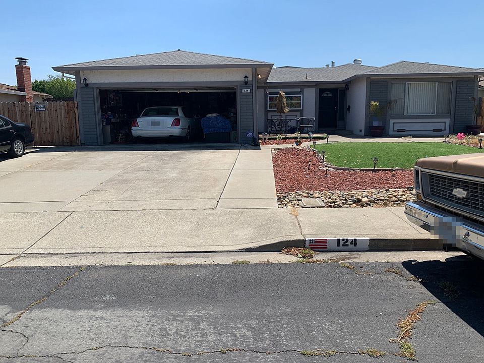 1st image of 124 Brookside Dr