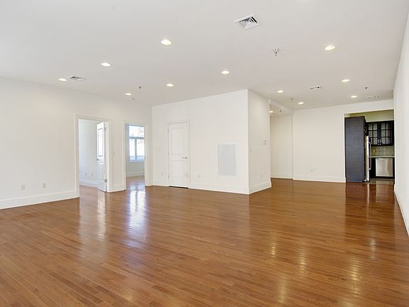 4th image of 66 Franklin St APT 6D