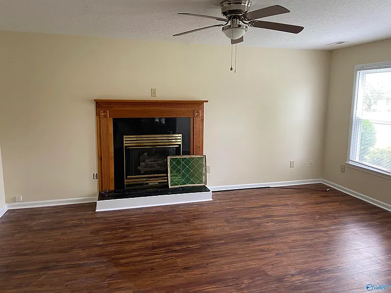 402 Crutcher Cir — Photo 4