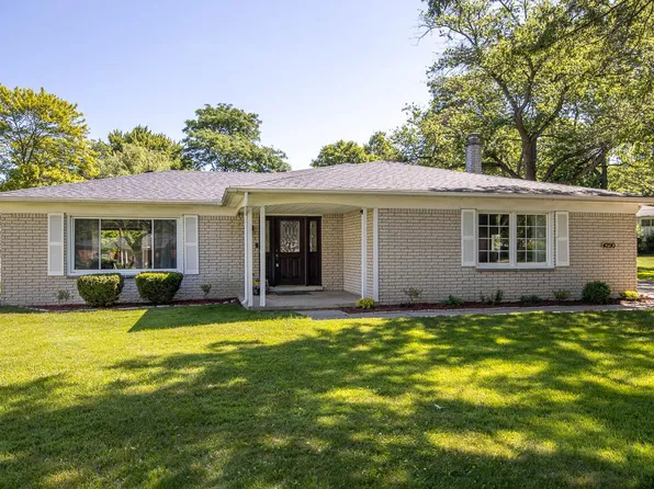 4290 Frostwood Ct, Troy, MI 48098