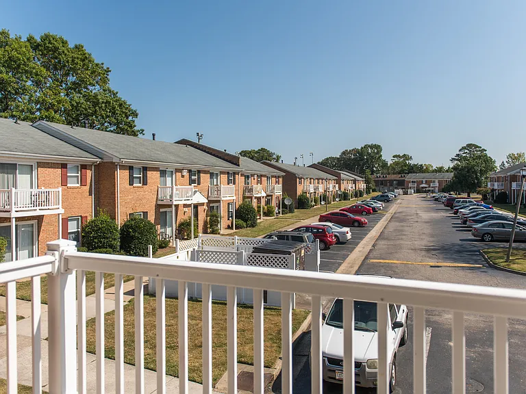 Crosswinds Apartments — Photo 14