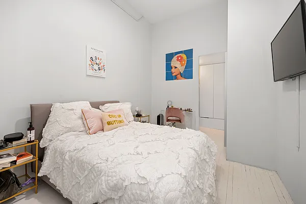 Rented by Douglas Elliman | media 21