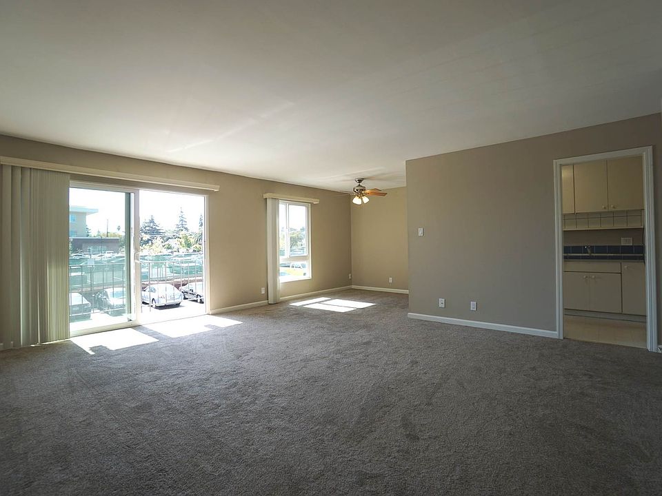 1st image of 800 N Delaware St APT 216