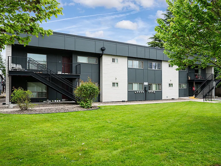 Spruce Park Apartments — Photo 26
