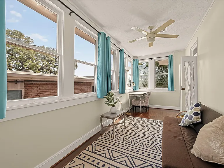 324 W Alabama St #2 — Photo 5