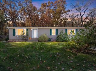 529 Lovely St, Avon, CT 06001