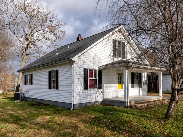 306 W 2nd St, Falmouth, KY 41040