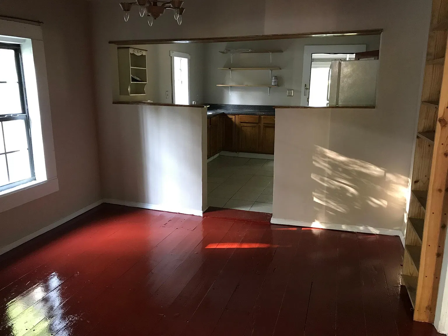 536 Miller St — Photo 3