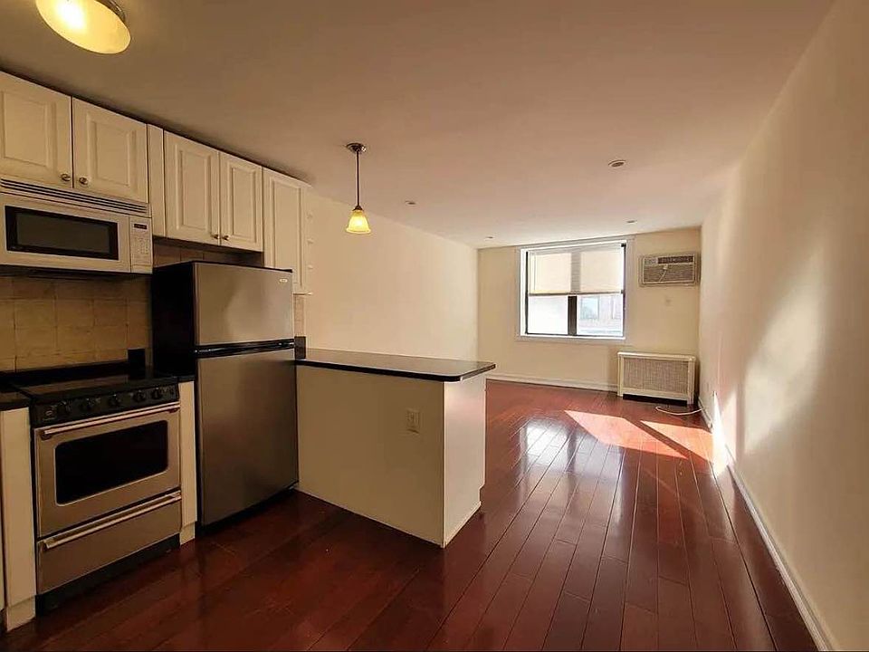 1st image of 241 E 58th St #2V