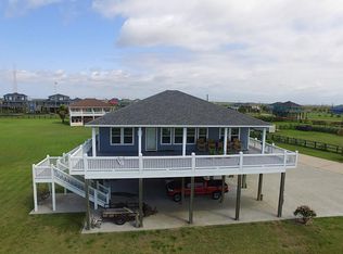 933 Surfside Dr, Crystal Beach, TX 77650