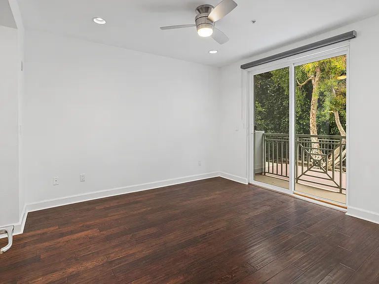 6038 Carlton Way #106 — Photo 15