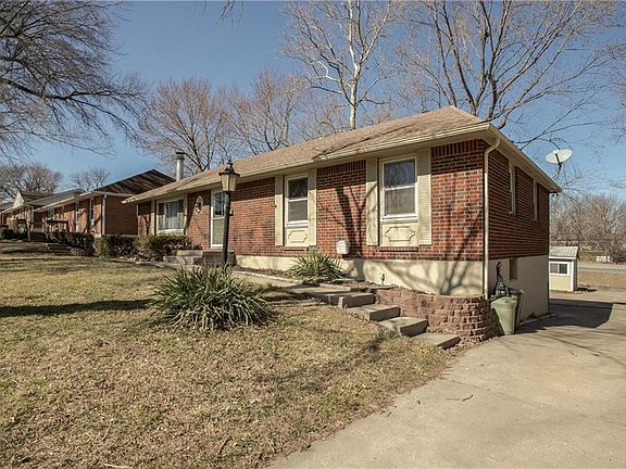 2nd image of 15516 E 42nd Pl