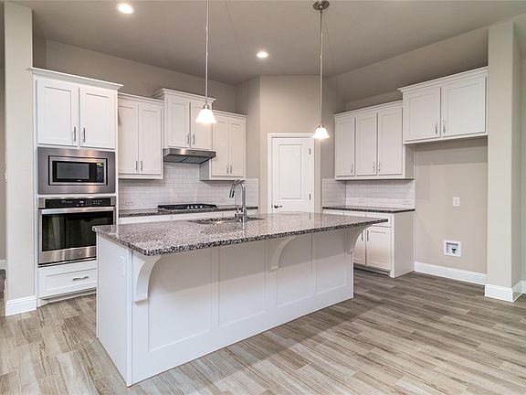All photos shown here may not depict the specified home & features included are for illustration purposes only