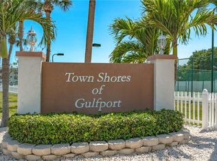 3018 59th St S APT 103, Gulfport, FL 33707