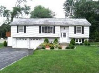 73 Maple Dr, Brewster, NY 10509