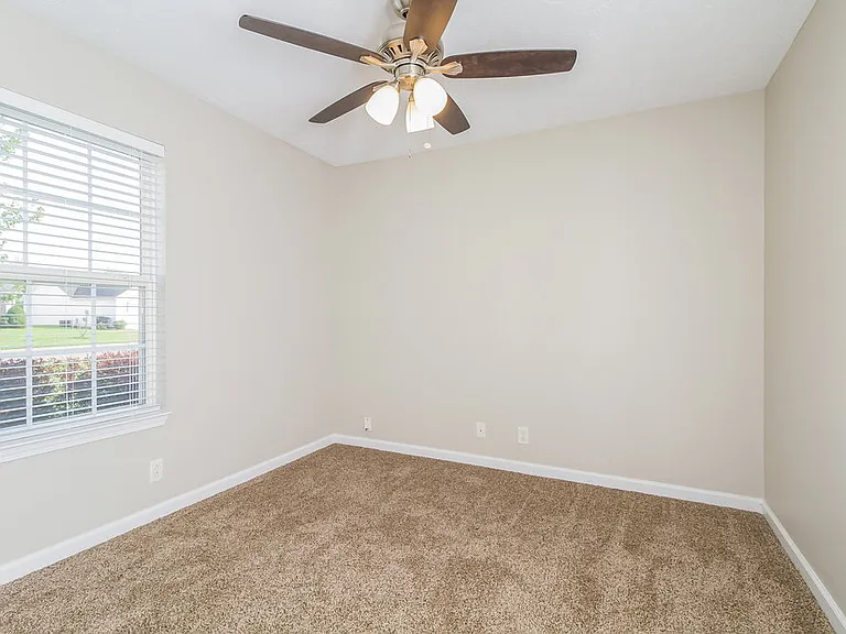 1147 Melvin Dr — Photo 13