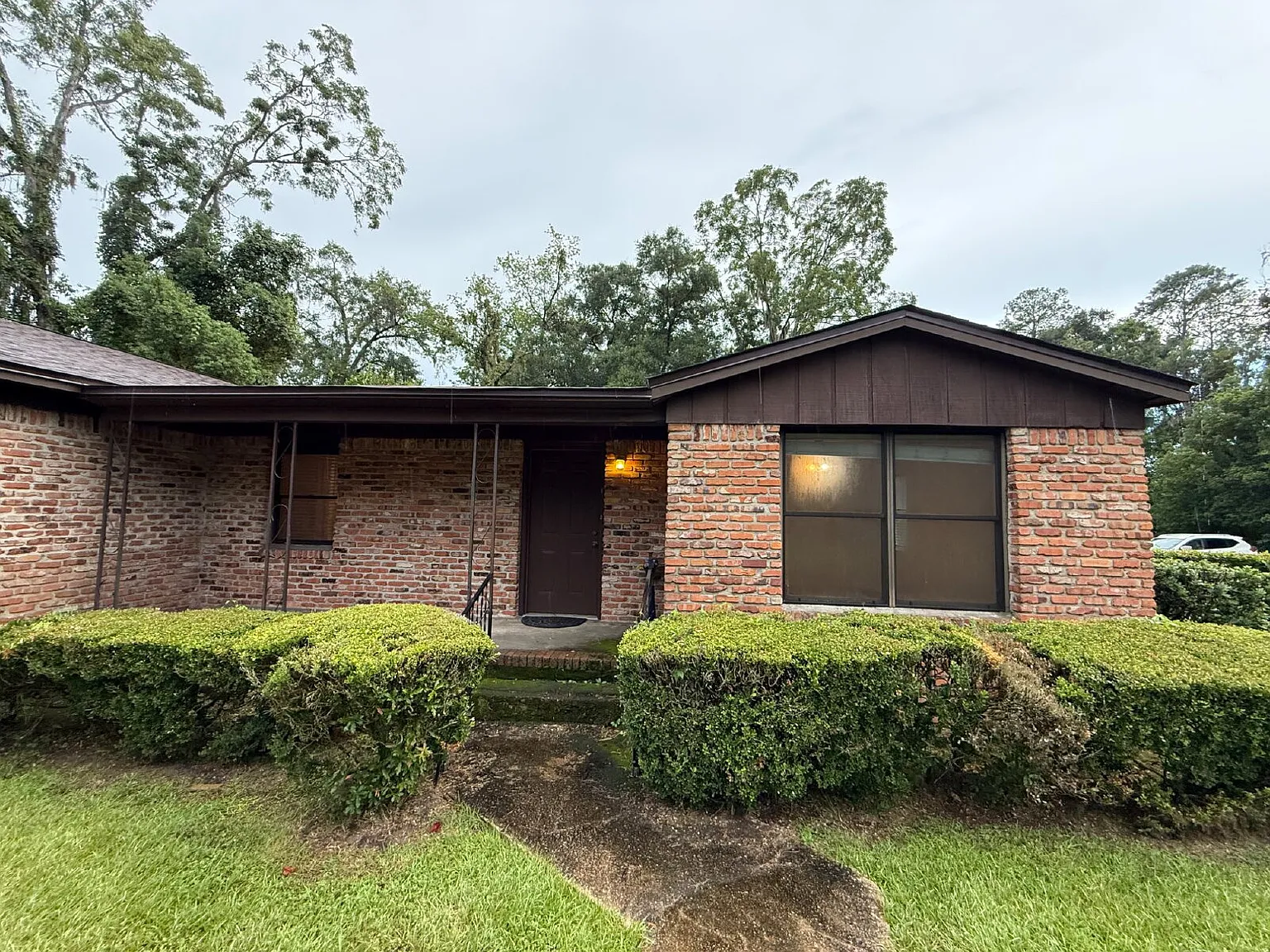 4 bed, 2.0 bath, 1764 sqft, $1,925 — Photo 1