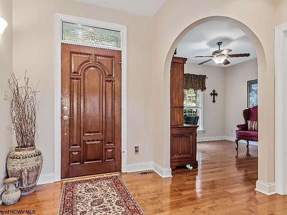 3rd image of 358 Vitez Dr