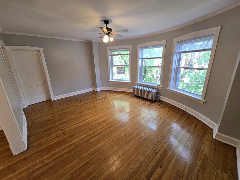 4824 N Avers Ave #2E — Photo 5